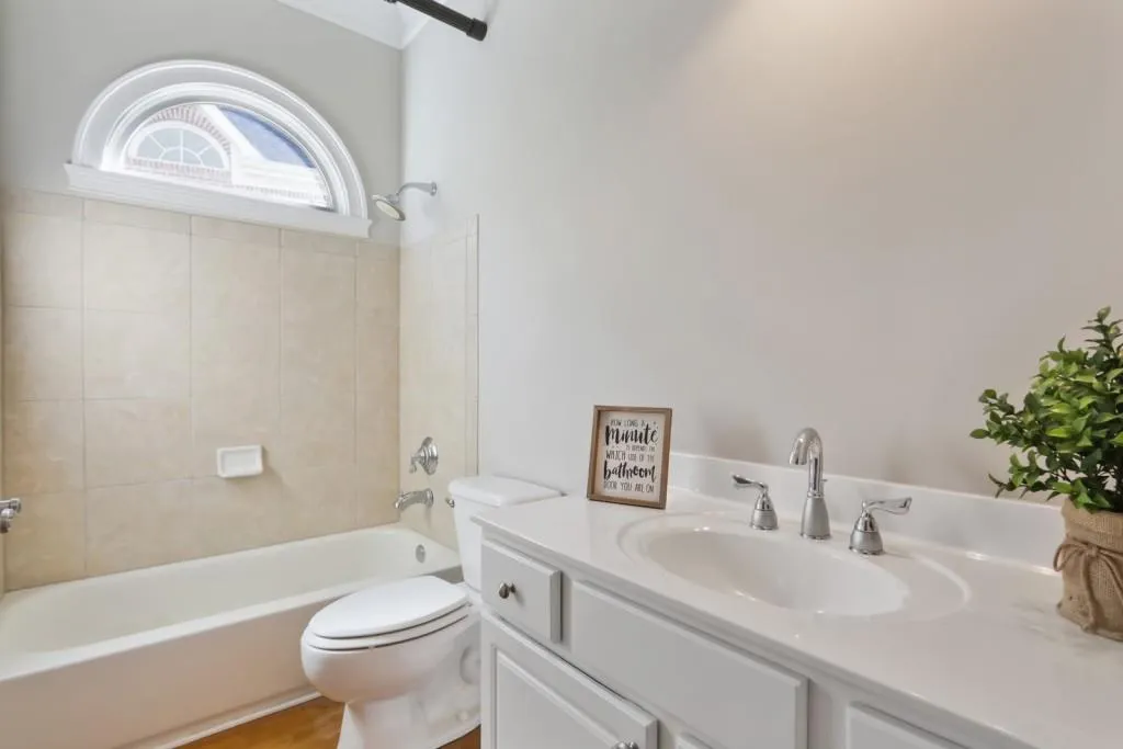 720 Glenferry Trail, Sandy Springs, Georgia 30328, 6 Bedrooms Bedrooms, ,5 BathroomsBathrooms,Residential,Sold,720 Glenferry Trail,6695545