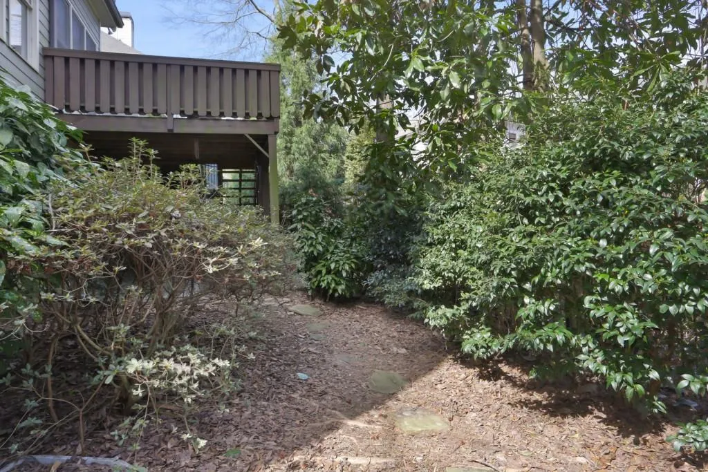 720 Glenferry Trail, Sandy Springs, Georgia 30328, 6 Bedrooms Bedrooms, ,5 BathroomsBathrooms,Residential,Sold,720 Glenferry Trail,6695545