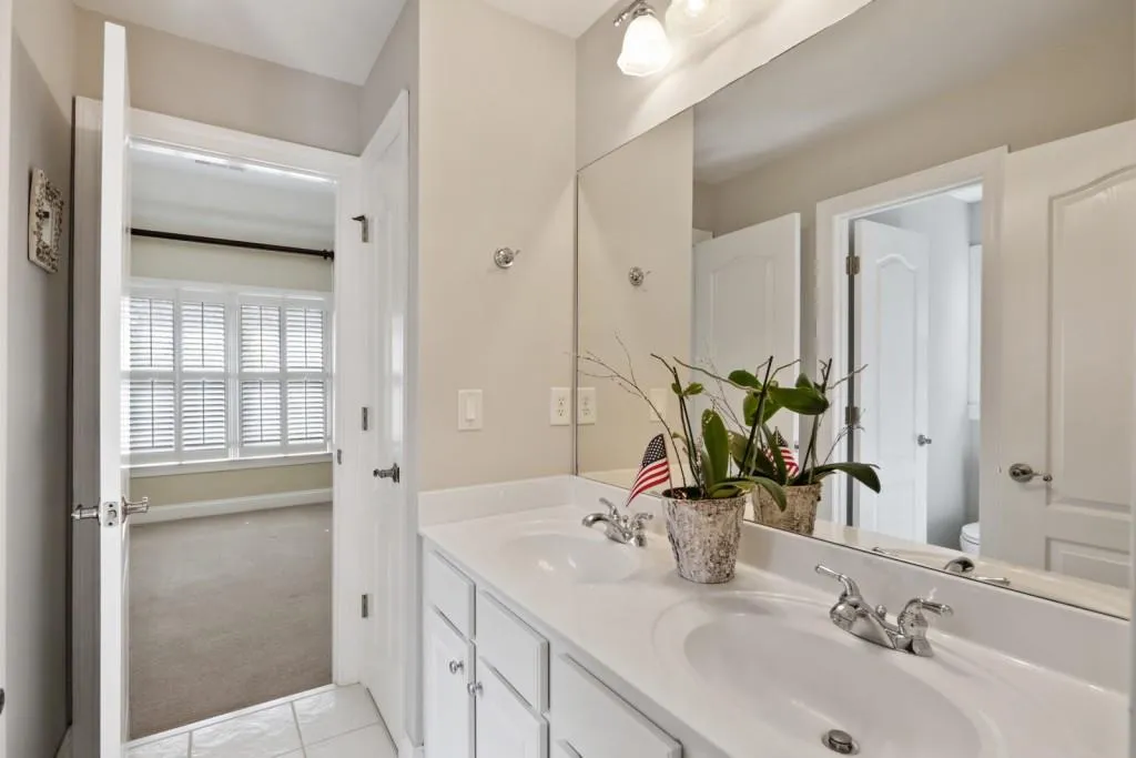 720 Glenferry Trail, Sandy Springs, Georgia 30328, 6 Bedrooms Bedrooms, ,5 BathroomsBathrooms,Residential,Sold,720 Glenferry Trail,6695545