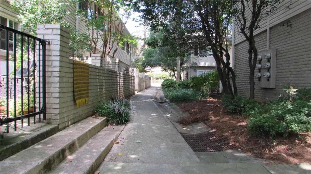 6940 Roswell Road Unit 22e, Atlanta, Georgia 30328, 2 Bedrooms Bedrooms, ,1 BathroomBathrooms,Residential,Sold,6940 Roswell Road Unit 22e,6056110