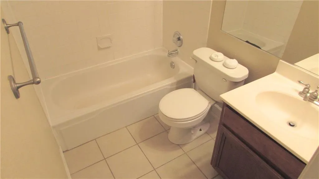 6940 Roswell Road Unit 22e, Atlanta, Georgia 30328, 2 Bedrooms Bedrooms, ,1 BathroomBathrooms,Residential,Sold,6940 Roswell Road Unit 22e,6056110