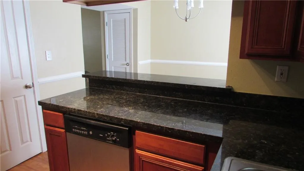 6940 Roswell Road Unit 22e, Atlanta, Georgia 30328, 2 Bedrooms Bedrooms, ,1 BathroomBathrooms,Residential,Sold,6940 Roswell Road Unit 22e,6056110