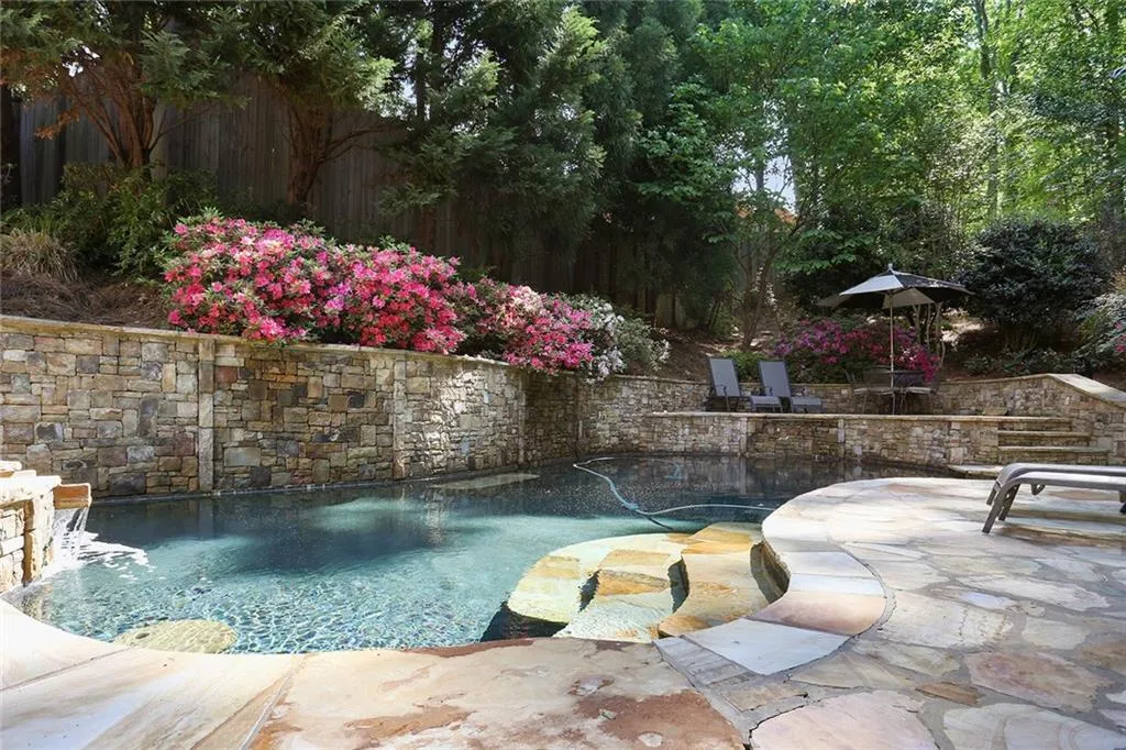 800 Lake Summit Drive, Sandy Springs, Georgia 30342, 4 Bedrooms Bedrooms, ,4 BathroomsBathrooms,Residential,Sold,800 Lake Summit Drive,5837159