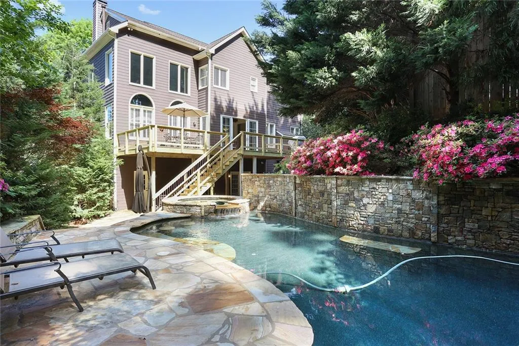 800 Lake Summit Drive, Sandy Springs, Georgia 30342, 4 Bedrooms Bedrooms, ,4 BathroomsBathrooms,Residential,Sold,800 Lake Summit Drive,5837159
