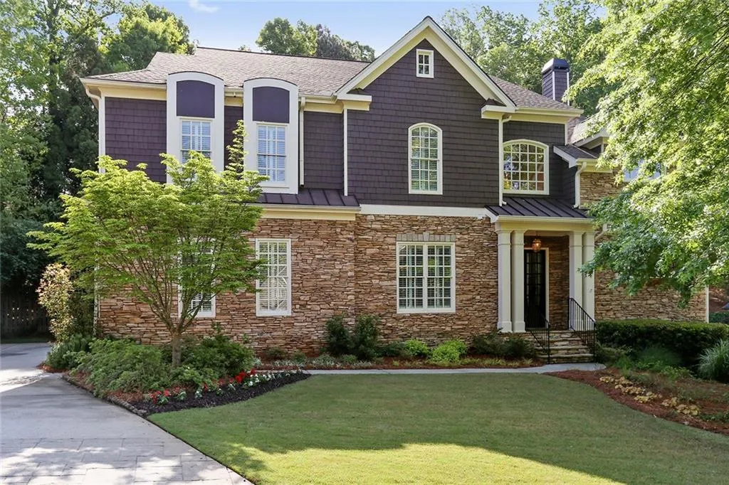 800 Lake Summit Drive, Sandy Springs, Georgia 30342, 4 Bedrooms Bedrooms, ,4 BathroomsBathrooms,Residential,Sold,800 Lake Summit Drive,5837159