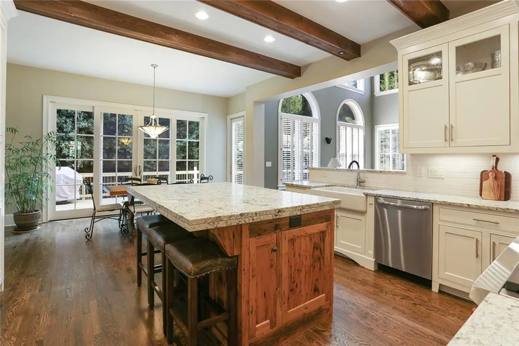 800 Lake Summit Drive, Sandy Springs, Georgia 30342, 4 Bedrooms Bedrooms, ,4 BathroomsBathrooms,Residential,Sold,800 Lake Summit Drive,5837159