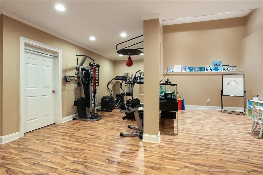 800 Lake Summit Drive, Sandy Springs, Georgia 30342, 4 Bedrooms Bedrooms, ,4 BathroomsBathrooms,Residential,Sold,800 Lake Summit Drive,5837159