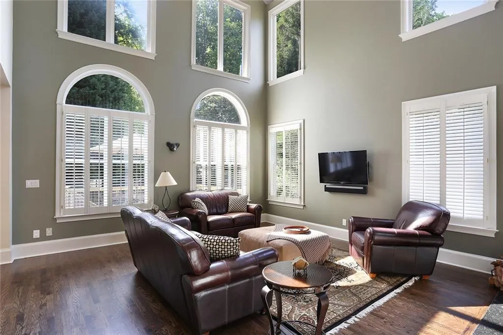 800 Lake Summit Drive, Sandy Springs, Georgia 30342, 4 Bedrooms Bedrooms, ,4 BathroomsBathrooms,Residential,Sold,800 Lake Summit Drive,5837159