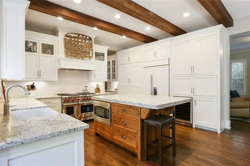 800 Lake Summit Drive, Sandy Springs, Georgia 30342, 4 Bedrooms Bedrooms, ,4 BathroomsBathrooms,Residential,Sold,800 Lake Summit Drive,5837159