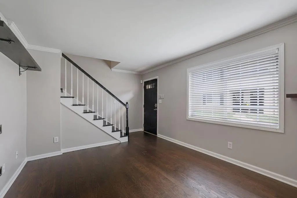 6940 Roswell Road Unit 21c, Sandy Springs, Georgia 30328, 2 Bedrooms Bedrooms, ,1 BathroomBathrooms,Residential,Sold,6940 Roswell Road Unit 21c,7105531