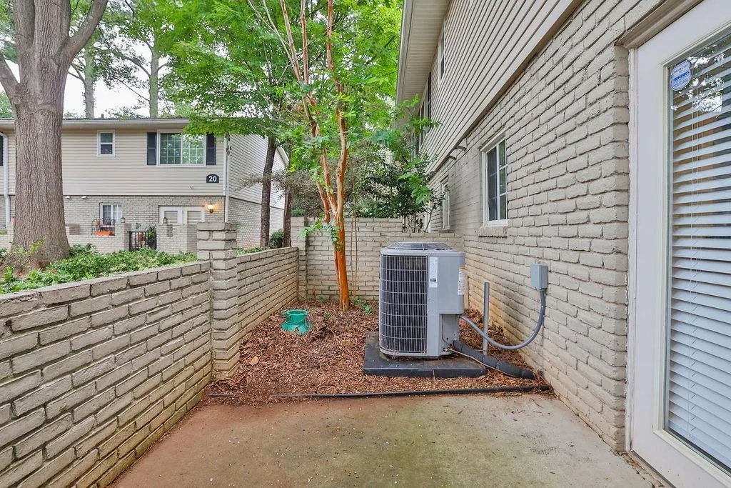 6940 Roswell Road Unit 21c, Sandy Springs, Georgia 30328, 2 Bedrooms Bedrooms, ,1 BathroomBathrooms,Residential,Sold,6940 Roswell Road Unit 21c,7105531