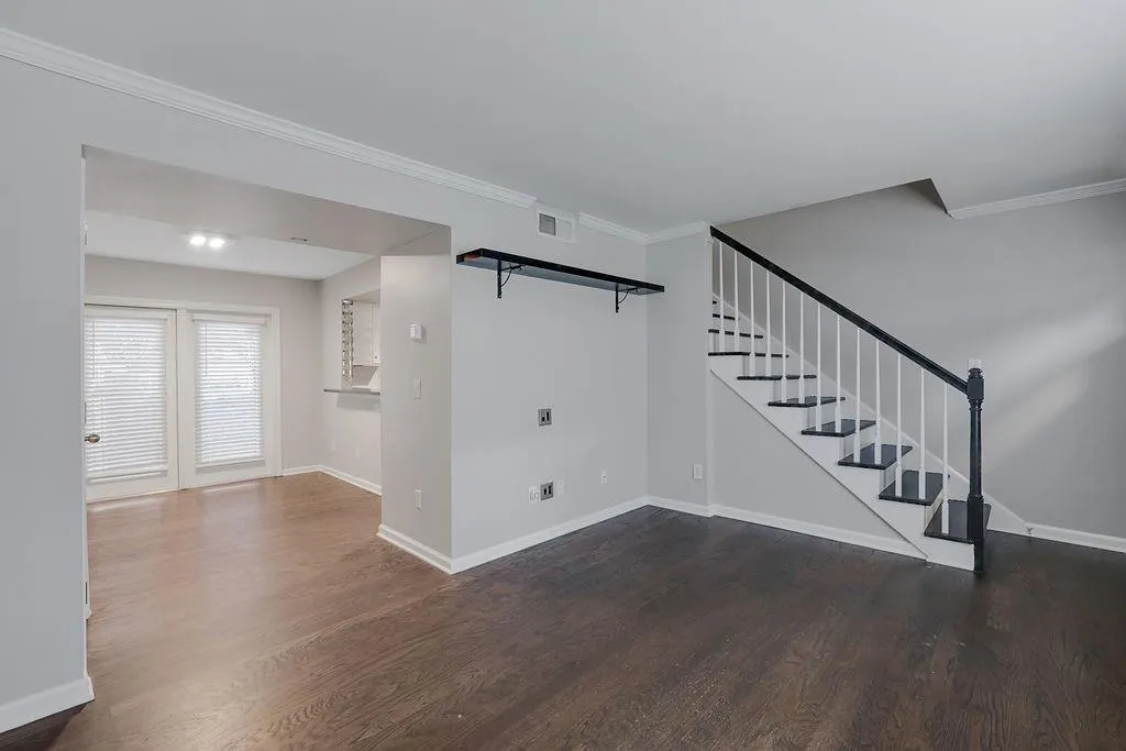 6940 Roswell Road Unit 21c, Sandy Springs, Georgia 30328, 2 Bedrooms Bedrooms, ,1 BathroomBathrooms,Residential,Sold,6940 Roswell Road Unit 21c,7105531