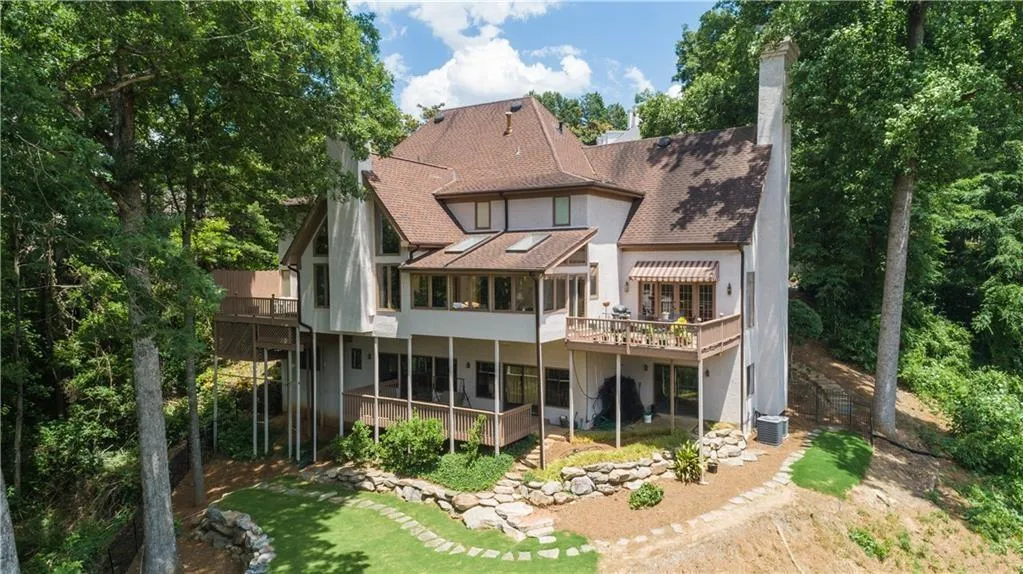 1455 N Riverside Circle, Sandy Springs, Georgia 30328, 5 Bedrooms Bedrooms, ,4 BathroomsBathrooms,Residential,Sold,1455 N Riverside Circle,7001861