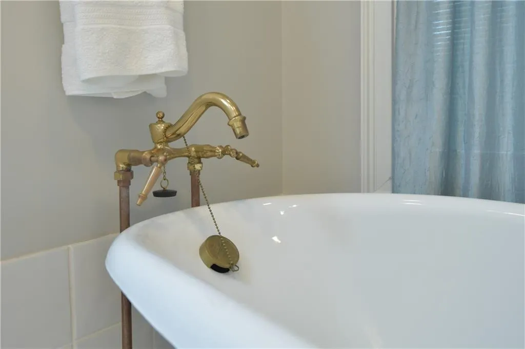 1455 N Riverside Circle, Sandy Springs, Georgia 30328, 5 Bedrooms Bedrooms, ,4 BathroomsBathrooms,Residential,Sold,1455 N Riverside Circle,7001861