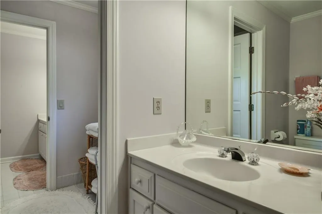 1455 N Riverside Circle, Sandy Springs, Georgia 30328, 5 Bedrooms Bedrooms, ,4 BathroomsBathrooms,Residential,Sold,1455 N Riverside Circle,7001861