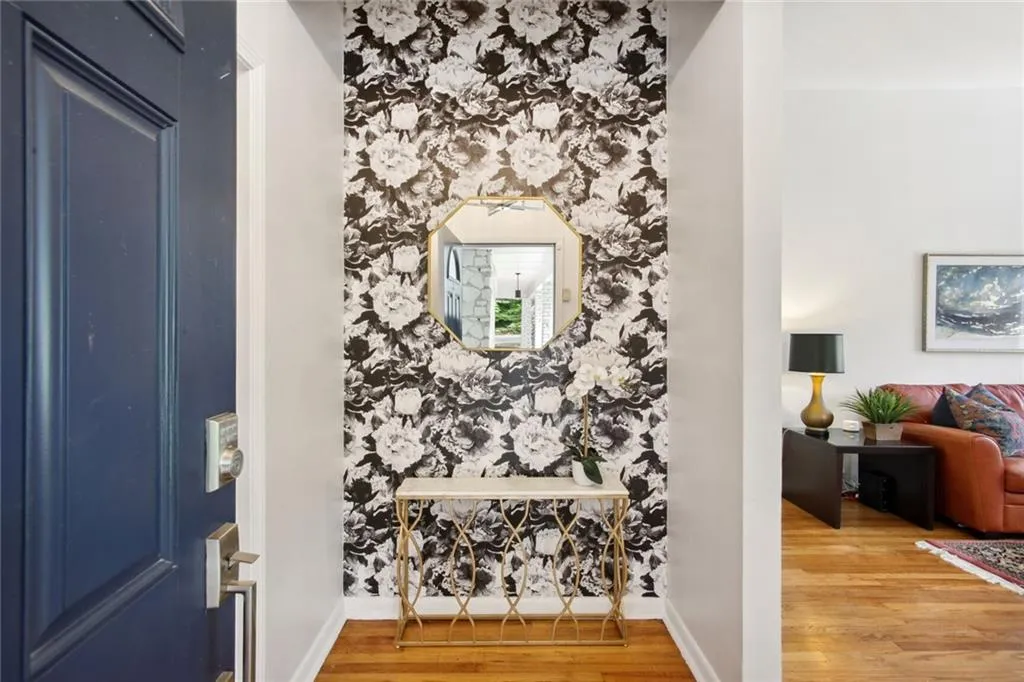 6420 N Hampton Drive, Sandy Springs, Georgia 30328, 4 Bedrooms Bedrooms, ,4 BathroomsBathrooms,Residential,Sold,6420 N Hampton Drive,7232406