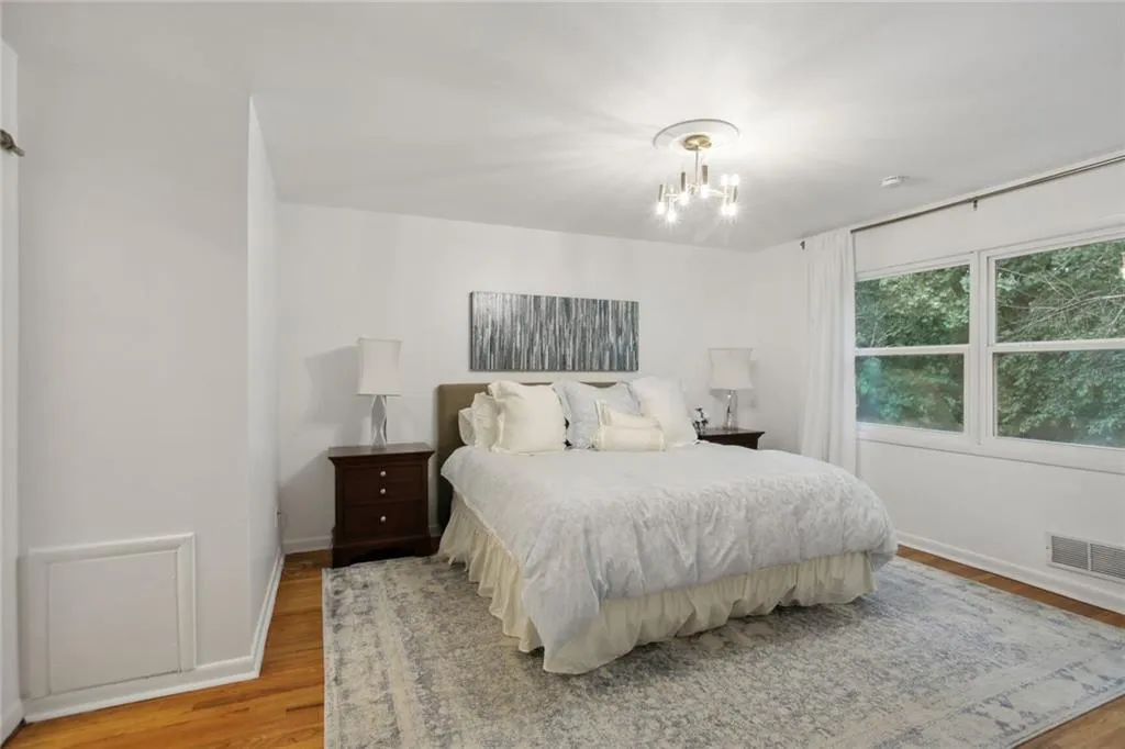 6420 N Hampton Drive, Sandy Springs, Georgia 30328, 4 Bedrooms Bedrooms, ,4 BathroomsBathrooms,Residential,Sold,6420 N Hampton Drive,7232406