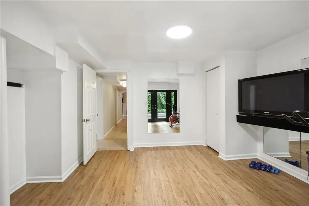 6420 N Hampton Drive, Sandy Springs, Georgia 30328, 4 Bedrooms Bedrooms, ,4 BathroomsBathrooms,Residential,Sold,6420 N Hampton Drive,7232406