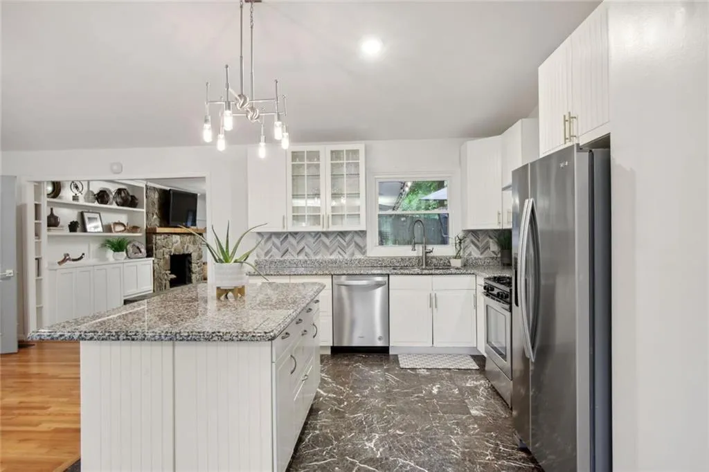 6420 N Hampton Drive, Sandy Springs, Georgia 30328, 4 Bedrooms Bedrooms, ,4 BathroomsBathrooms,Residential,Sold,6420 N Hampton Drive,7232406