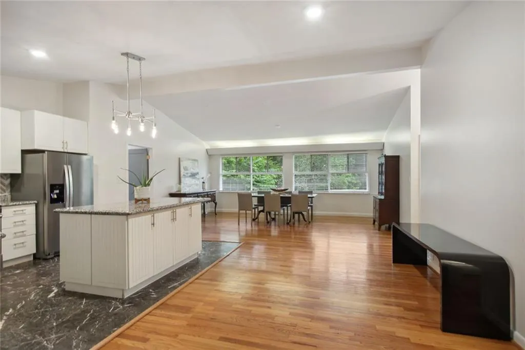 6420 N Hampton Drive, Sandy Springs, Georgia 30328, 4 Bedrooms Bedrooms, ,4 BathroomsBathrooms,Residential,Sold,6420 N Hampton Drive,7232406