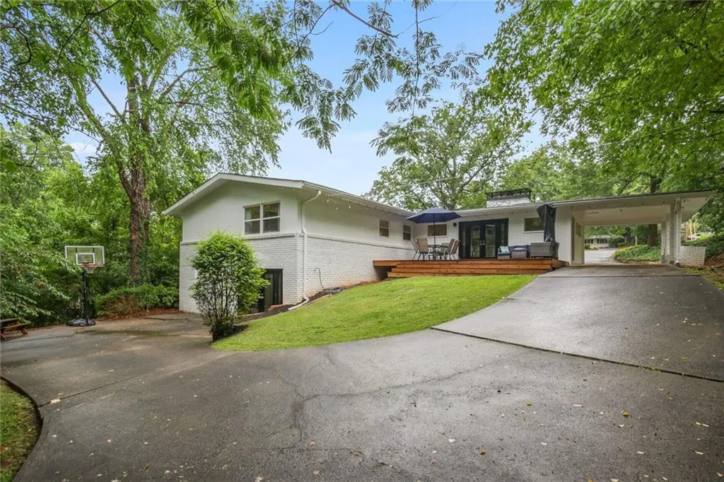 6420 N Hampton Drive, Sandy Springs, Georgia 30328, 4 Bedrooms Bedrooms, ,4 BathroomsBathrooms,Residential,Sold,6420 N Hampton Drive,7232406