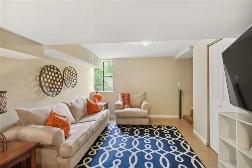 6420 N Hampton Drive, Sandy Springs, Georgia 30328, 4 Bedrooms Bedrooms, ,4 BathroomsBathrooms,Residential,Sold,6420 N Hampton Drive,7232406