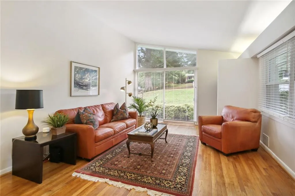 6420 N Hampton Drive, Sandy Springs, Georgia 30328, 4 Bedrooms Bedrooms, ,4 BathroomsBathrooms,Residential,Sold,6420 N Hampton Drive,7232406