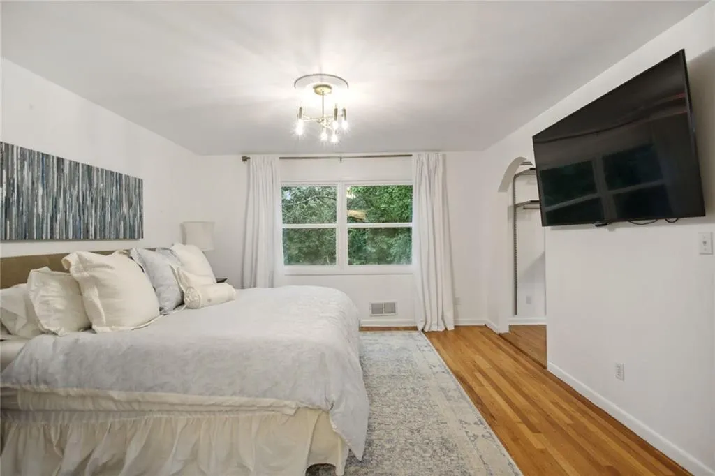 6420 N Hampton Drive, Sandy Springs, Georgia 30328, 4 Bedrooms Bedrooms, ,4 BathroomsBathrooms,Residential,Sold,6420 N Hampton Drive,7232406