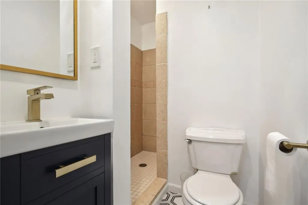 6420 N Hampton Drive, Sandy Springs, Georgia 30328, 4 Bedrooms Bedrooms, ,4 BathroomsBathrooms,Residential,Sold,6420 N Hampton Drive,7232406