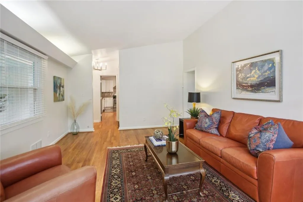 6420 N Hampton Drive, Sandy Springs, Georgia 30328, 4 Bedrooms Bedrooms, ,4 BathroomsBathrooms,Residential,Sold,6420 N Hampton Drive,7232406