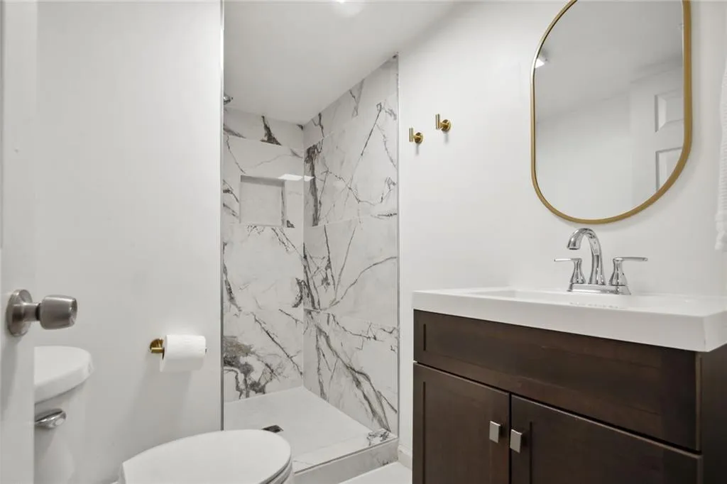 6420 N Hampton Drive, Sandy Springs, Georgia 30328, 4 Bedrooms Bedrooms, ,4 BathroomsBathrooms,Residential,Sold,6420 N Hampton Drive,7232406