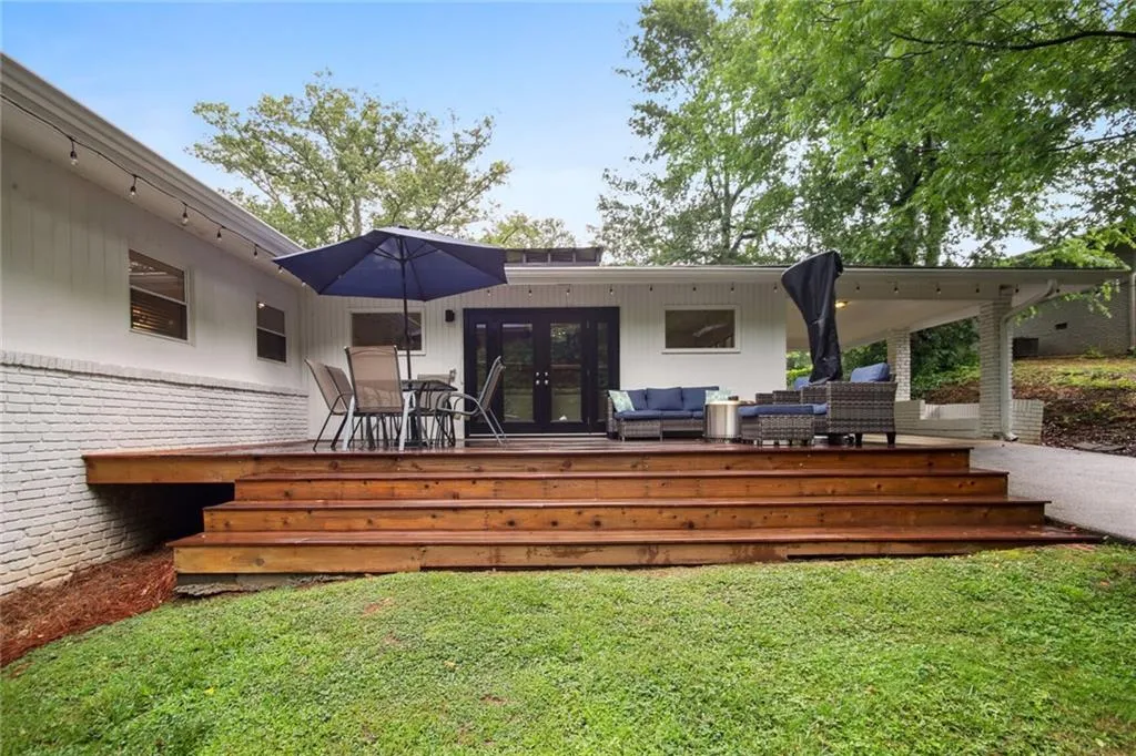 6420 N Hampton Drive, Sandy Springs, Georgia 30328, 4 Bedrooms Bedrooms, ,4 BathroomsBathrooms,Residential,Sold,6420 N Hampton Drive,7232406