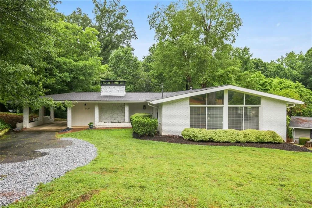 6420 N Hampton Drive, Sandy Springs, Georgia 30328, 4 Bedrooms Bedrooms, ,4 BathroomsBathrooms,Residential,Sold,6420 N Hampton Drive,7232406