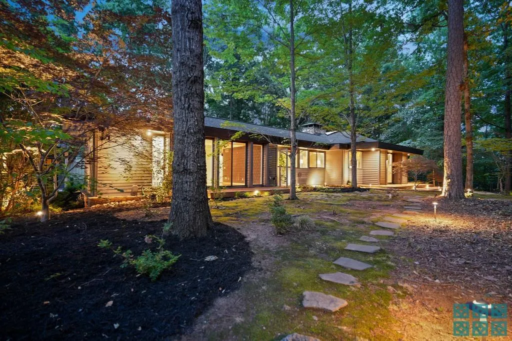 265 Glen Lake Drive Nw, Atlanta, Georgia 30327, 3 Bedrooms Bedrooms, ,2 BathroomsBathrooms,Residential,Sold,265 Glen Lake Drive Nw,6890890