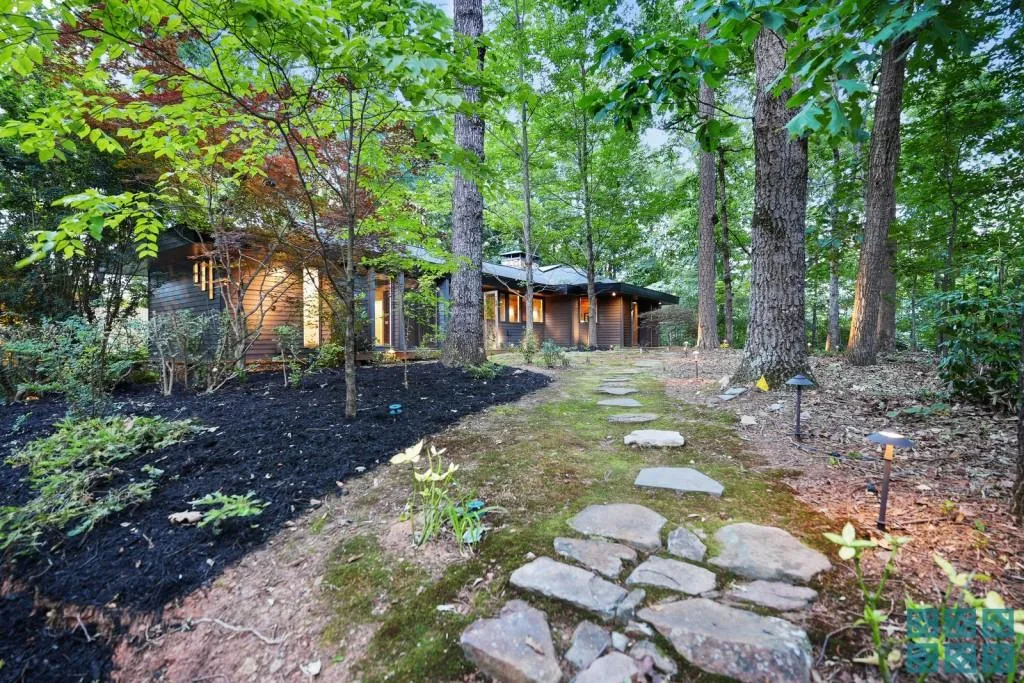 265 Glen Lake Drive Nw, Atlanta, Georgia 30327, 3 Bedrooms Bedrooms, ,2 BathroomsBathrooms,Residential,Sold,265 Glen Lake Drive Nw,6890890