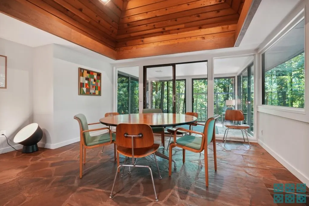 265 Glen Lake Drive Nw, Atlanta, Georgia 30327, 3 Bedrooms Bedrooms, ,2 BathroomsBathrooms,Residential,Sold,265 Glen Lake Drive Nw,6890890