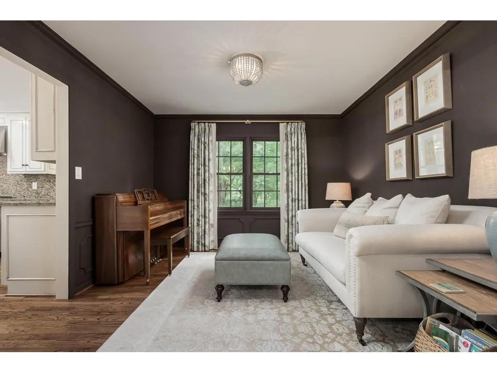 6250 Weatherly Drive, Sandy Springs, Georgia 30328, 4 Bedrooms Bedrooms, ,2 BathroomsBathrooms,Residential,Sold,6250 Weatherly Drive,6575949