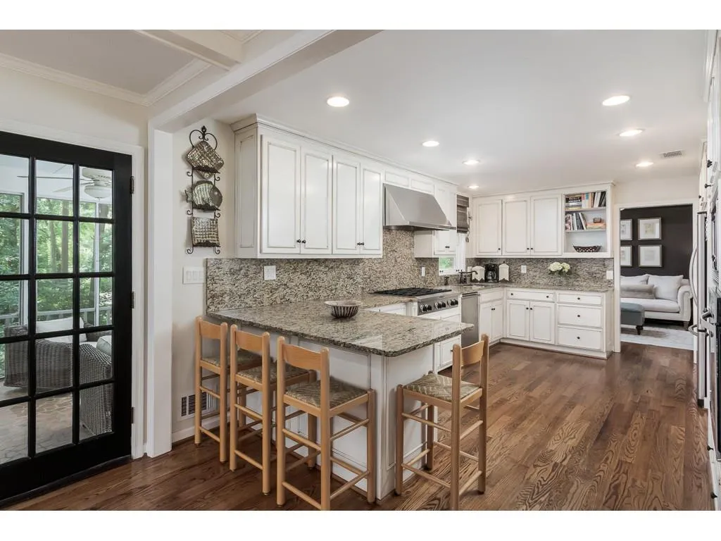 6250 Weatherly Drive, Sandy Springs, Georgia 30328, 4 Bedrooms Bedrooms, ,2 BathroomsBathrooms,Residential,Sold,6250 Weatherly Drive,6575949