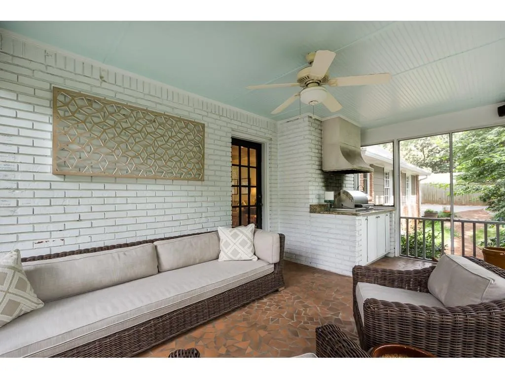 6250 Weatherly Drive, Sandy Springs, Georgia 30328, 4 Bedrooms Bedrooms, ,2 BathroomsBathrooms,Residential,Sold,6250 Weatherly Drive,6575949