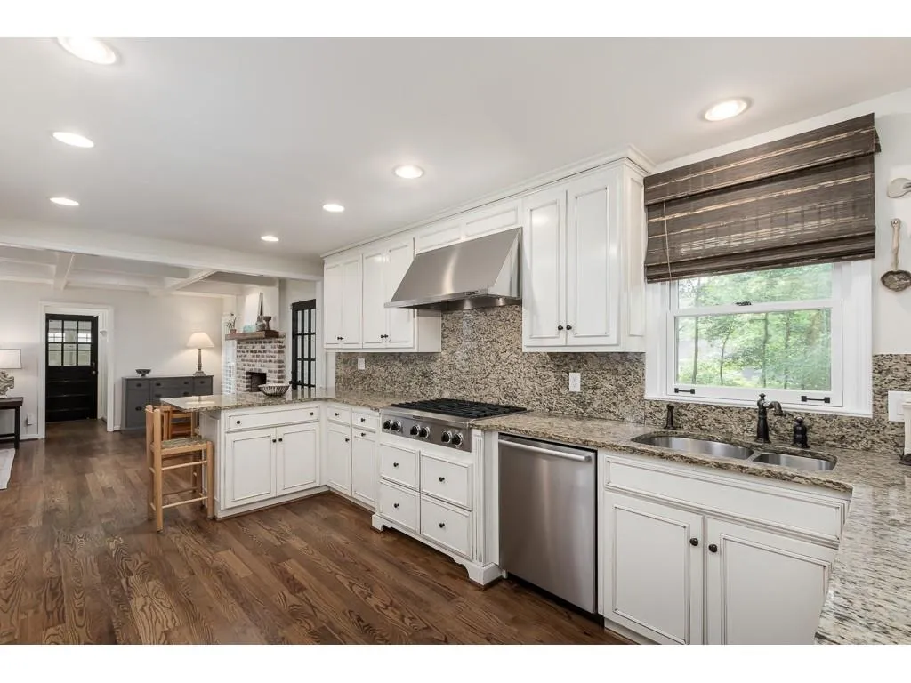 6250 Weatherly Drive, Sandy Springs, Georgia 30328, 4 Bedrooms Bedrooms, ,2 BathroomsBathrooms,Residential,Sold,6250 Weatherly Drive,6575949