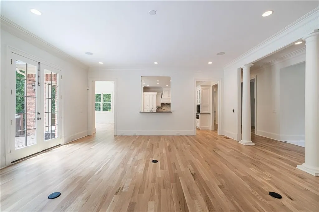 545 Carol Way, Atlanta, Georgia 30327, 6 Bedrooms Bedrooms, ,5 BathroomsBathrooms,Residential,Sold,545 Carol Way,6822072