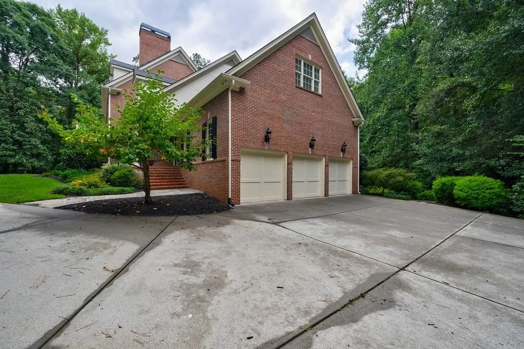 545 Carol Way, Atlanta, Georgia 30327, 6 Bedrooms Bedrooms, ,5 BathroomsBathrooms,Residential,Sold,545 Carol Way,6822072