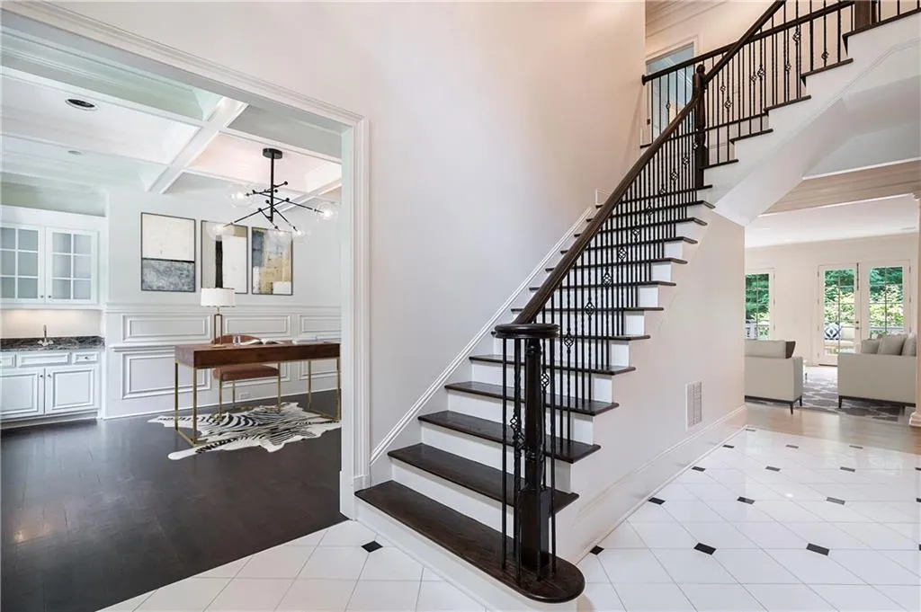 545 Carol Way, Atlanta, Georgia 30327, 6 Bedrooms Bedrooms, ,5 BathroomsBathrooms,Residential,Sold,545 Carol Way,6822072