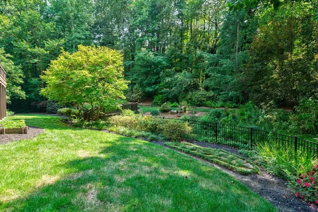 545 Carol Way, Atlanta, Georgia 30327, 6 Bedrooms Bedrooms, ,5 BathroomsBathrooms,Residential,Sold,545 Carol Way,6822072