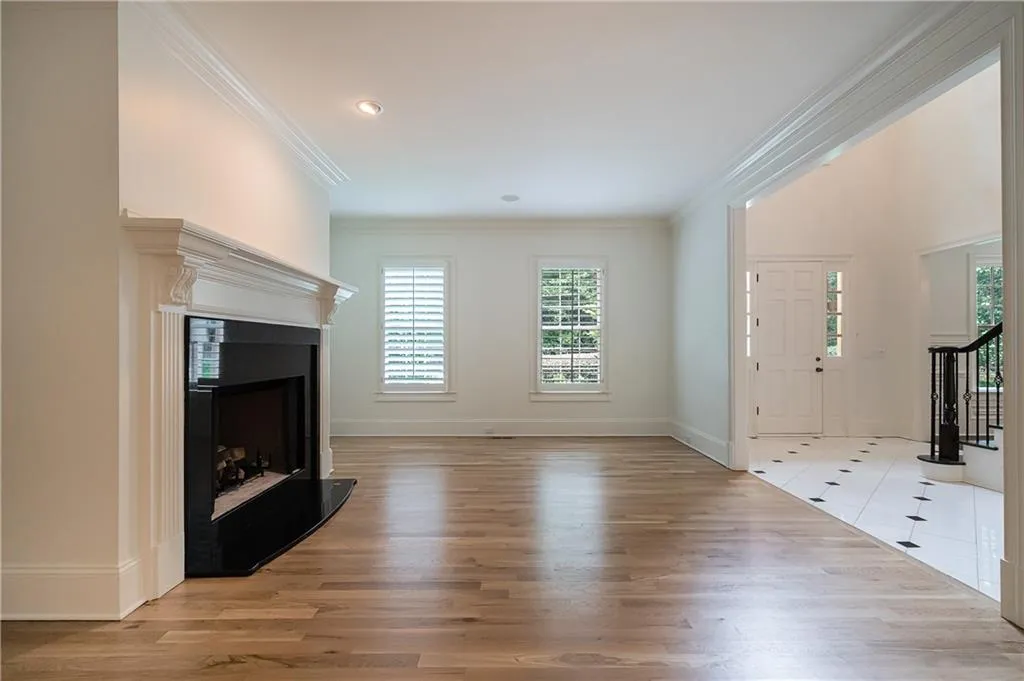 545 Carol Way, Atlanta, Georgia 30327, 6 Bedrooms Bedrooms, ,5 BathroomsBathrooms,Residential,Sold,545 Carol Way,6822072