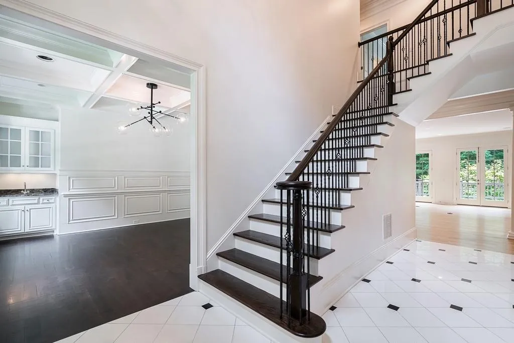 545 Carol Way, Atlanta, Georgia 30327, 6 Bedrooms Bedrooms, ,5 BathroomsBathrooms,Residential,Sold,545 Carol Way,6822072