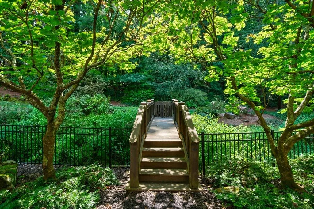 545 Carol Way, Atlanta, Georgia 30327, 6 Bedrooms Bedrooms, ,5 BathroomsBathrooms,Residential,Sold,545 Carol Way,6822072