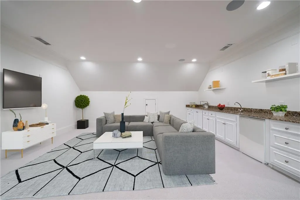 545 Carol Way, Atlanta, Georgia 30327, 6 Bedrooms Bedrooms, ,5 BathroomsBathrooms,Residential,Sold,545 Carol Way,6822072