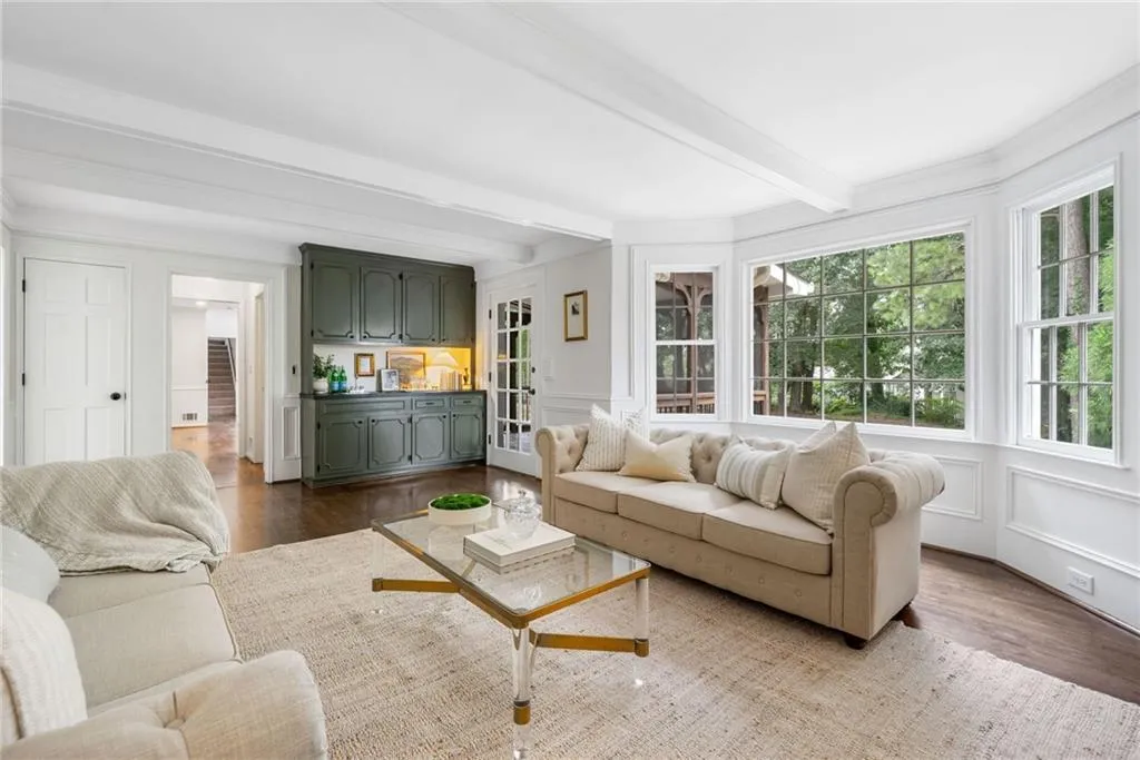 150 Marsh Glen Point, Atlanta, Georgia 30328, 5 Bedrooms Bedrooms, ,3 BathroomsBathrooms,Residential,For Sale,150 Marsh Glen Point,7619846