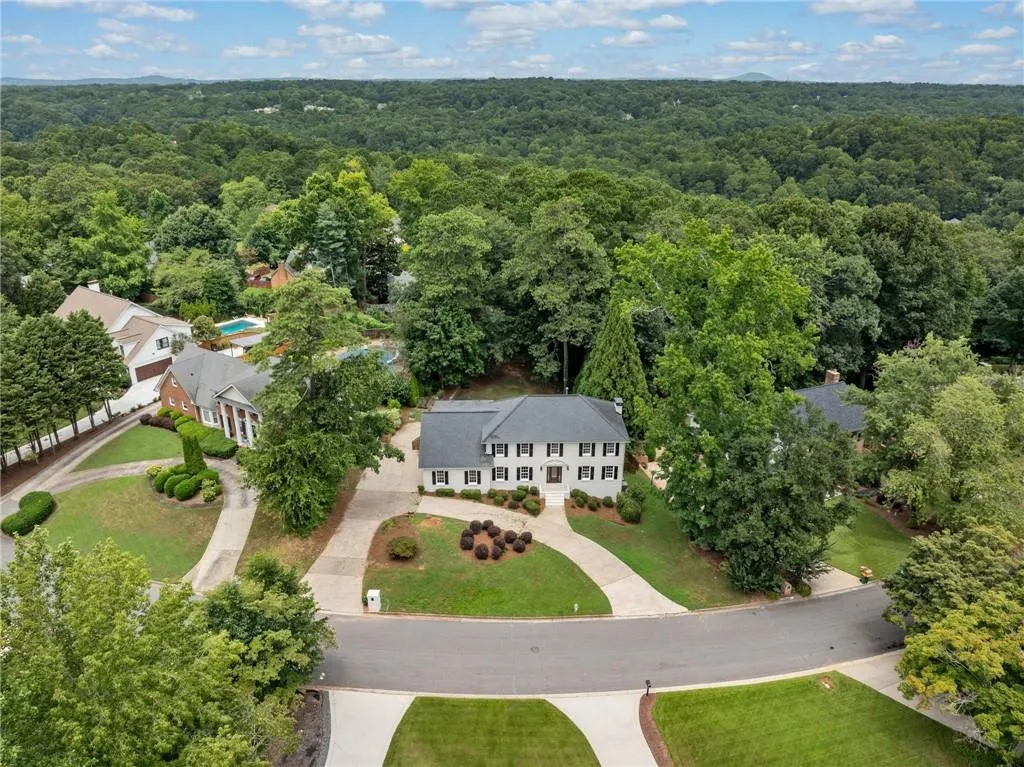 150 Marsh Glen Point, Atlanta, Georgia 30328, 5 Bedrooms Bedrooms, ,3 BathroomsBathrooms,Residential,For Sale,150 Marsh Glen Point,7619846